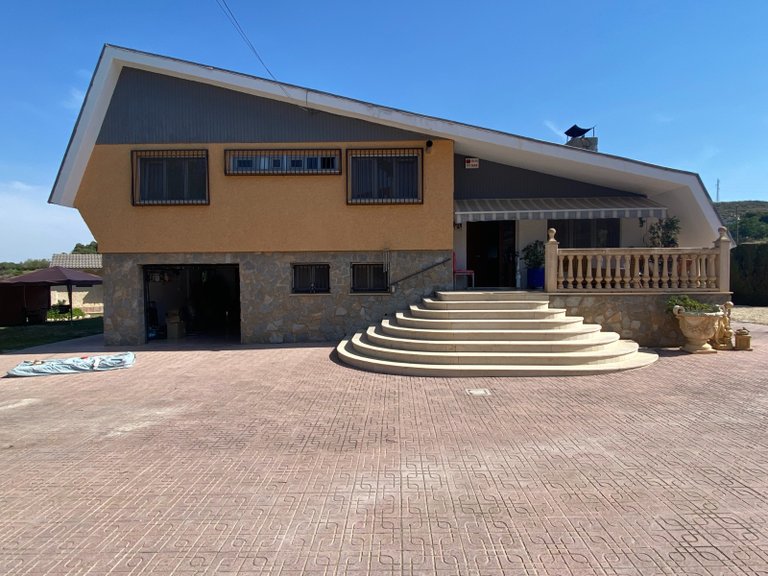 Villa for Sale in Petrer, Alicante 1