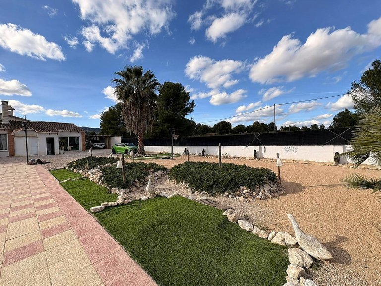 Villa for Sale in Castalla, Alicante 45