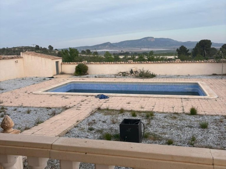 Villa for Sale in Monóvar, Alicante 24