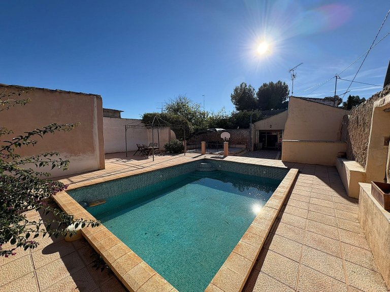 Town House for Sale in Monóvar, Alicante 1