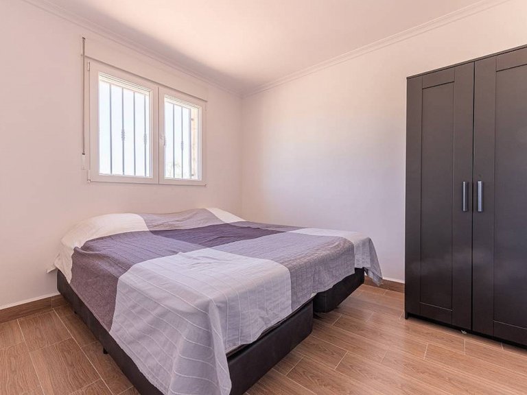 Villa for Sale in La Romana, Alicante 7