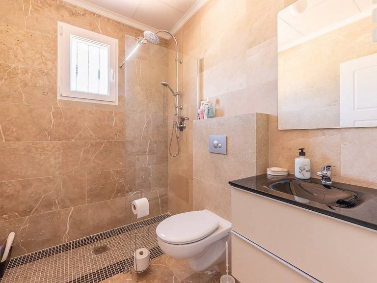Villa for Sale in La Romana, Alicante 9