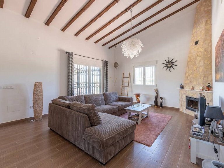 Villa for Sale in La Romana, Alicante 4