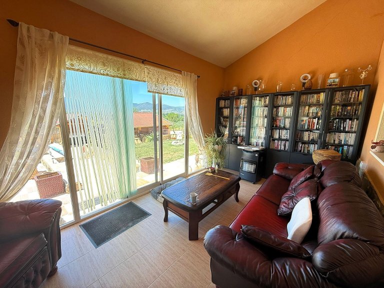Villa for Sale in Castalla, Alicante 10