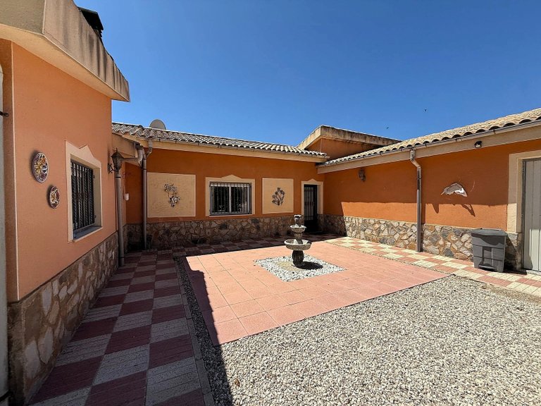 Villa for Sale in Castalla, Alicante 16