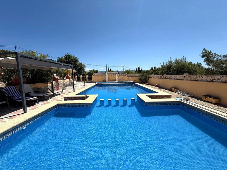 Villa for Sale in Castalla, Alicante 17
