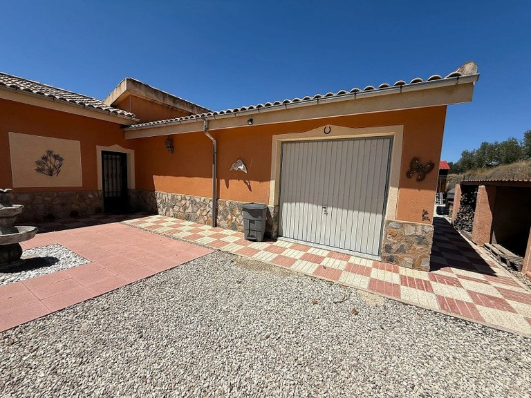 Villa for Sale in Castalla, Alicante 25