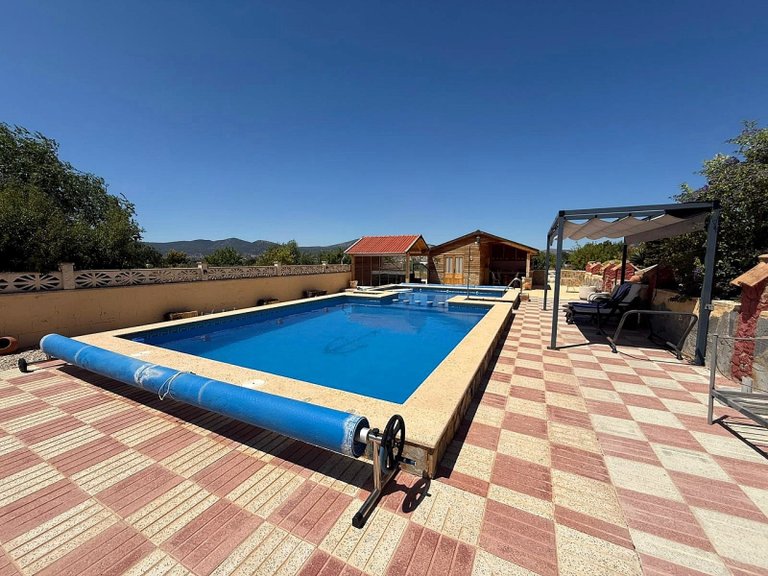 Villa for Sale in Castalla, Alicante 24
