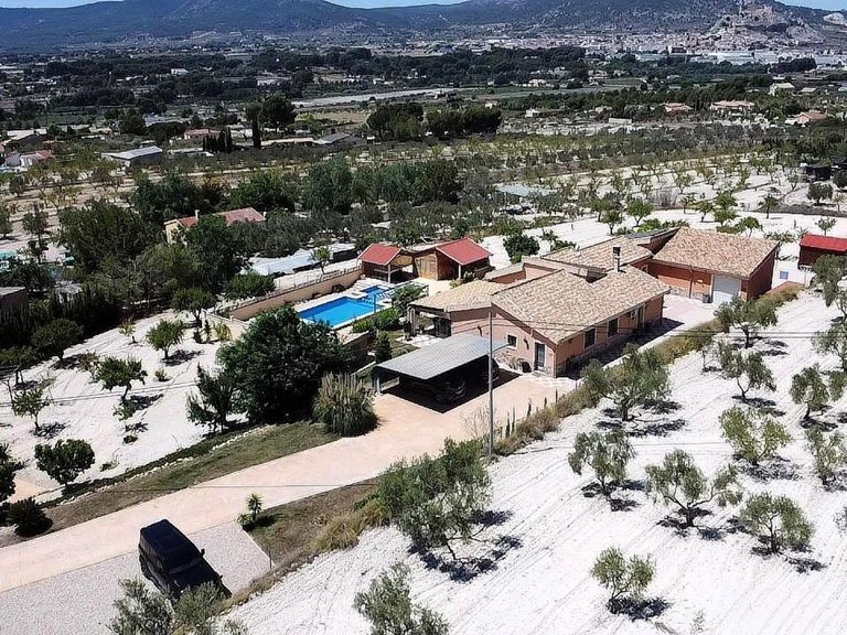 Villa for Sale in Castalla, Alicante 31