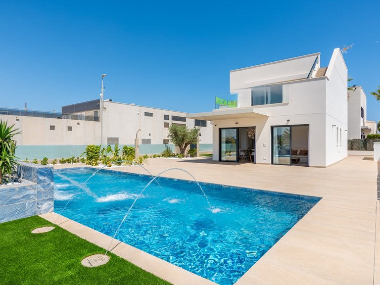 Villa for Sale in Dehesa De Campoamor, Alicante 3