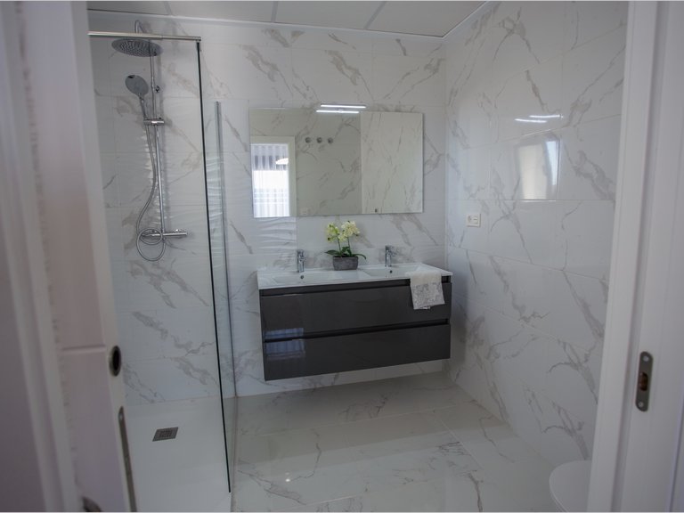 Villa for Sale in Los Montesinos, Alicante 9