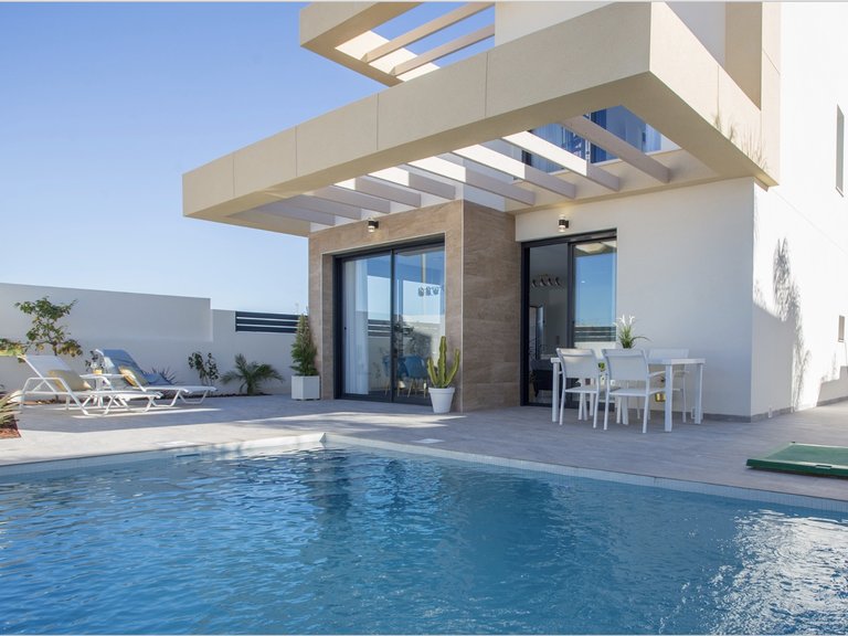 Villa for Sale in Los Montesinos, Alicante 1