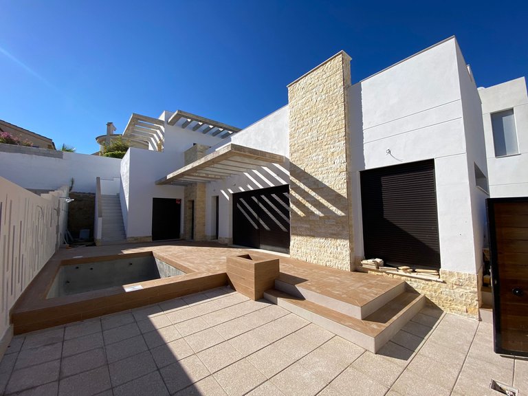 Villa for Sale in Rojales, Alicante 1