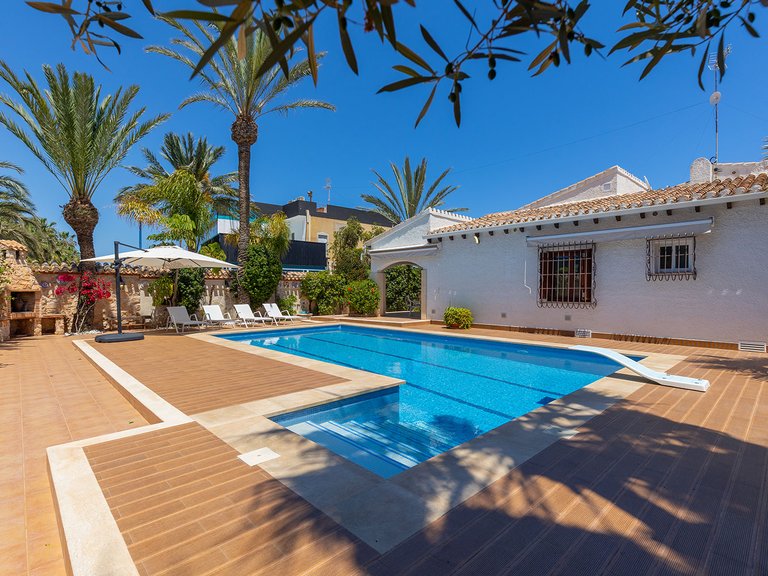Villa for Sale in Costa Blanca Orihuela Costa, Alicante 12