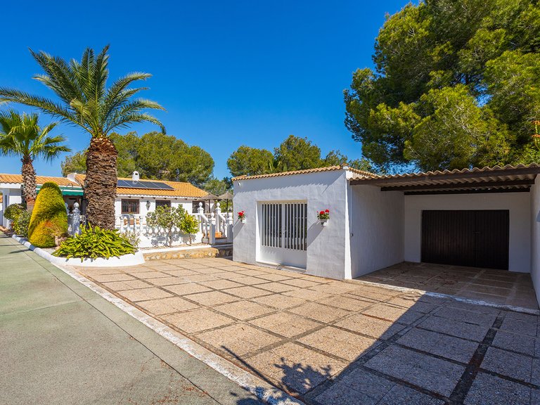 Villa for Sale in Inland Orihuela, Alicante 44