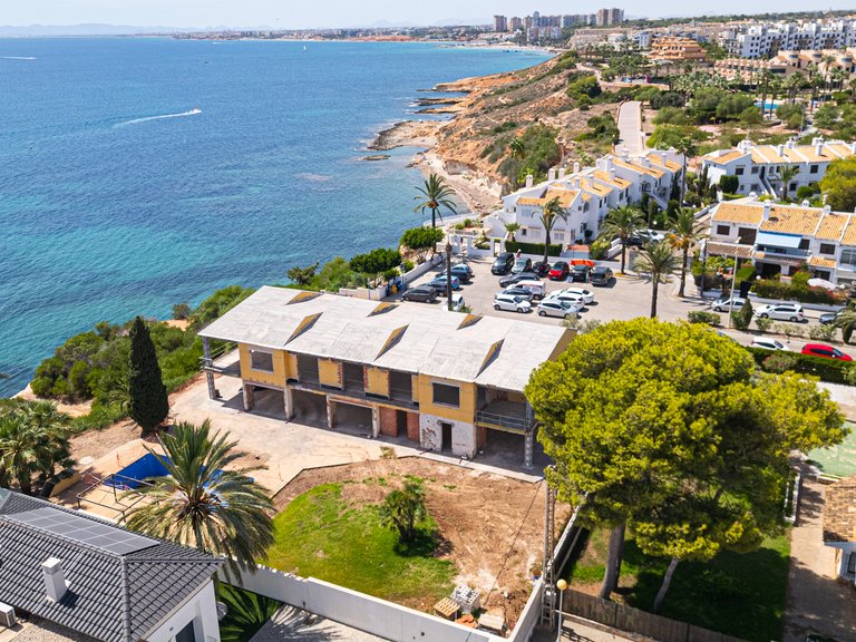Villa for Sale in Orihuela Costa, Alicante 1