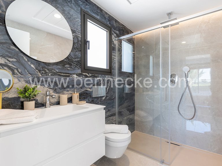 Villa for Sale in Elche, Alicante 18