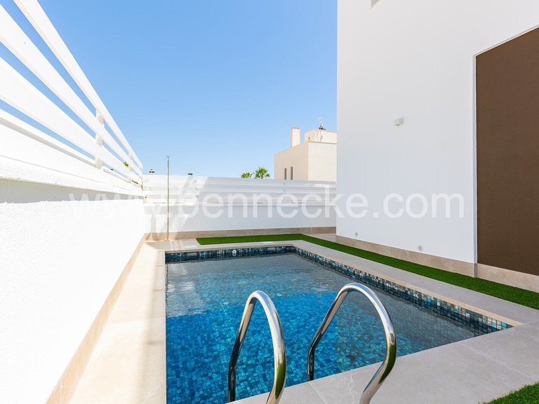 Villa for Sale in Elche, Alicante 26