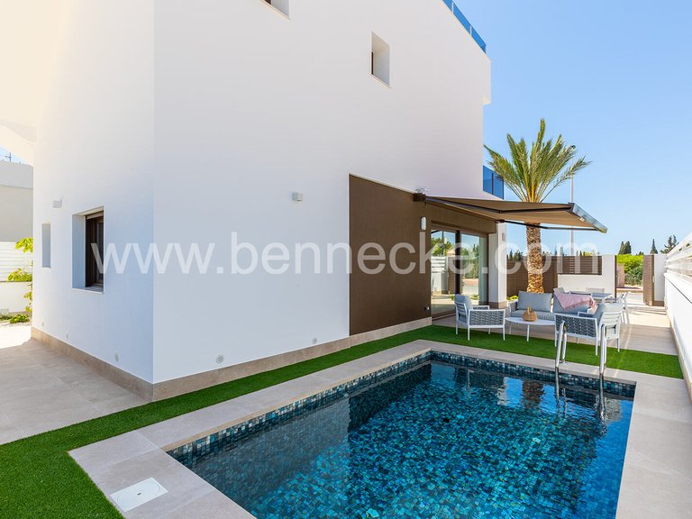 Villa for Sale in Elche, Alicante 3