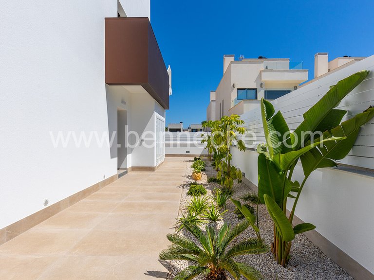 Villa for Sale in Elche, Alicante 30