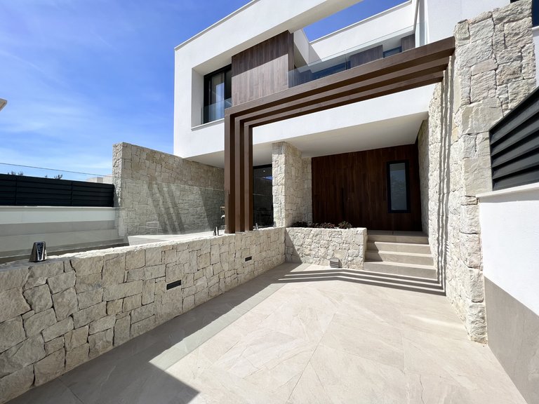 Villa for Sale in Dolores, Alicante 1