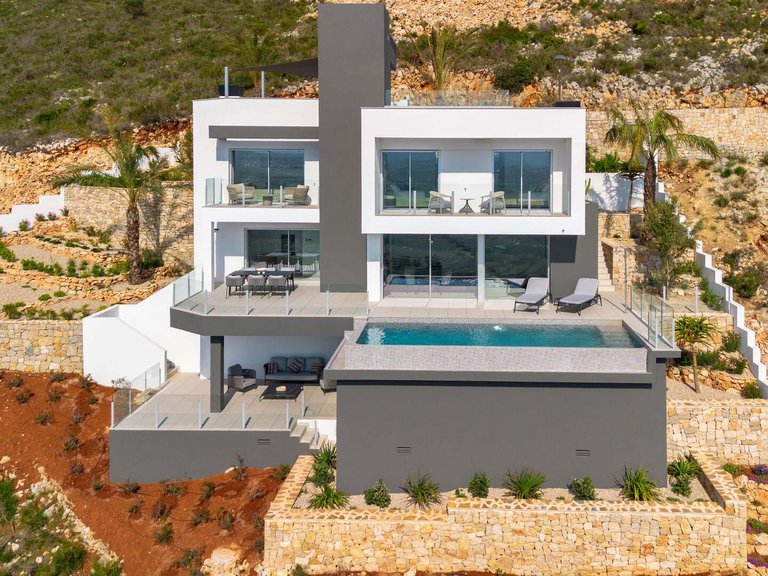 Villa for Sale in Cumbre Del Sol, Alicante 1