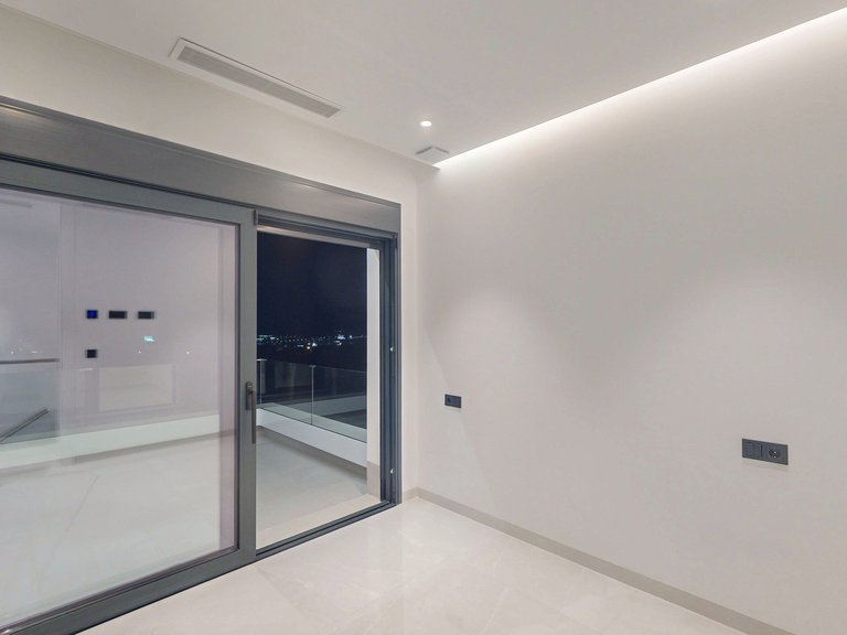 Villa for Sale in Finestrat, Alicante 5