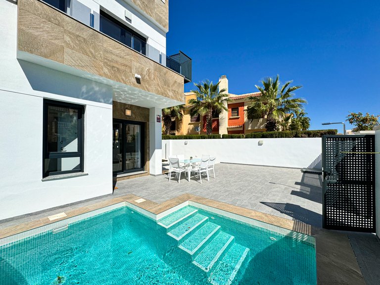 Villa for Sale in Torrevieja, Alicante 24