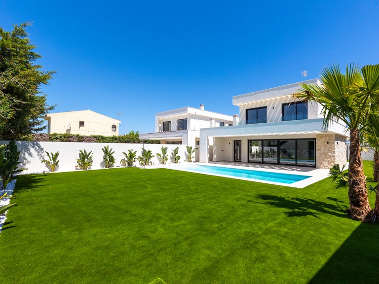 Villa for Sale in Torrevieja, Alicante 2