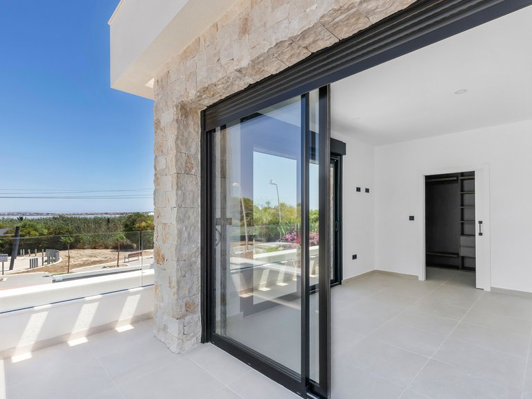 Villa for Sale in Torrevieja, Alicante 33