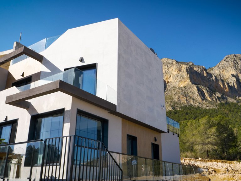 Town House for Sale in Polop, Alicante 1