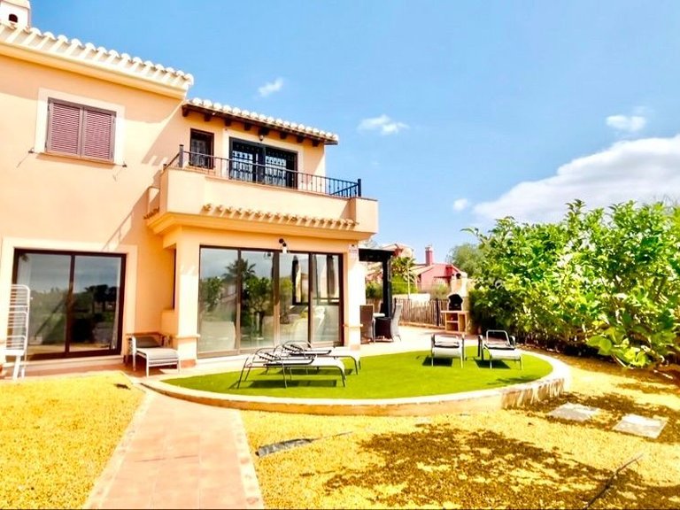 Villa for Sale in Hacienda Del Alamo Golf Resort, Murcia 1