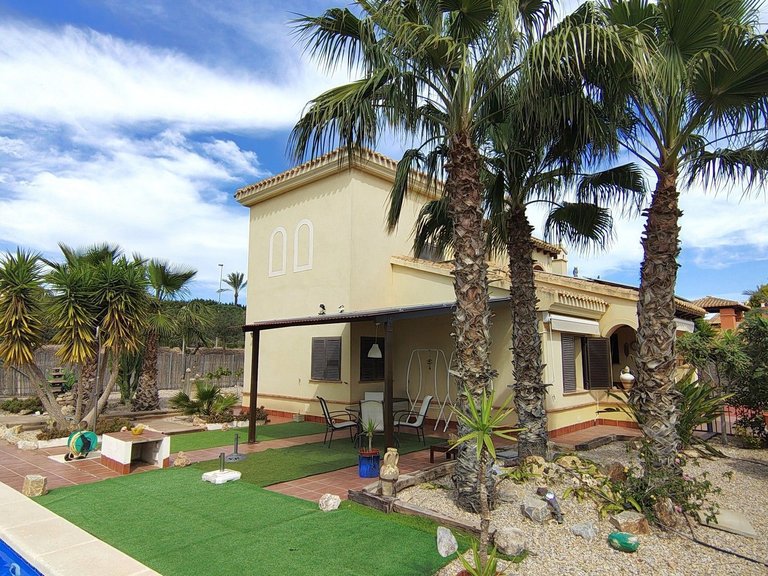 Villa for Sale in Hacienda Del Alamo Golf Resort, Murcia 2