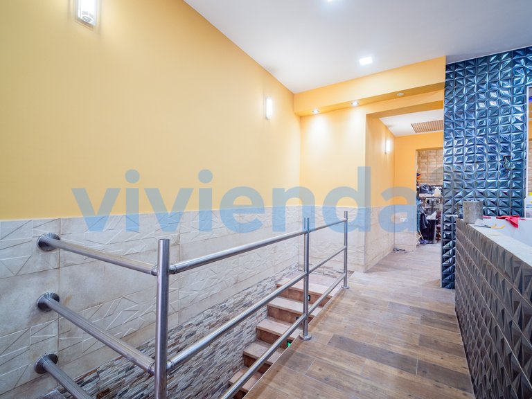 Commercial for Sale in Sol, Madrid 1