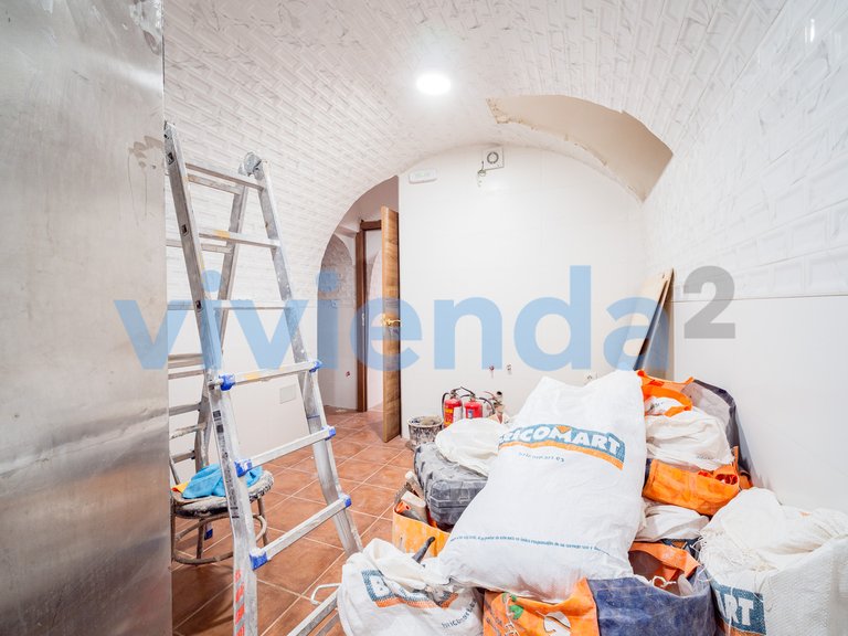Commercial for Sale in Sol, Madrid 16
