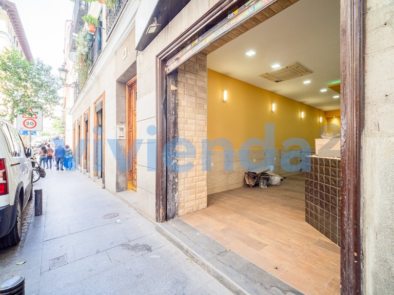 Commercial for Sale in Sol, Madrid 21