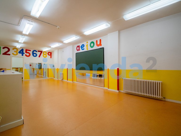 Commercial for Sale in Gaztambide, Madrid 26