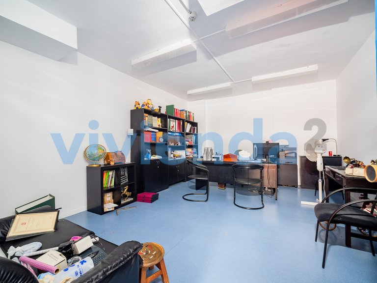 Commercial for Sale in Gaztambide, Madrid 17
