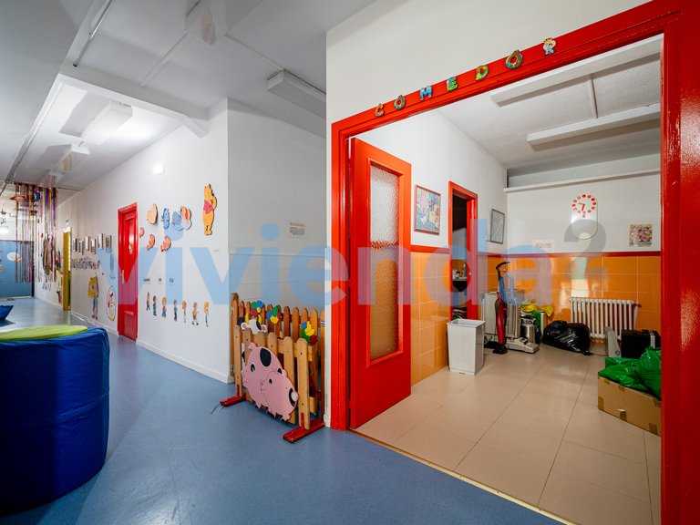 Commercial for Sale in Gaztambide, Madrid 28