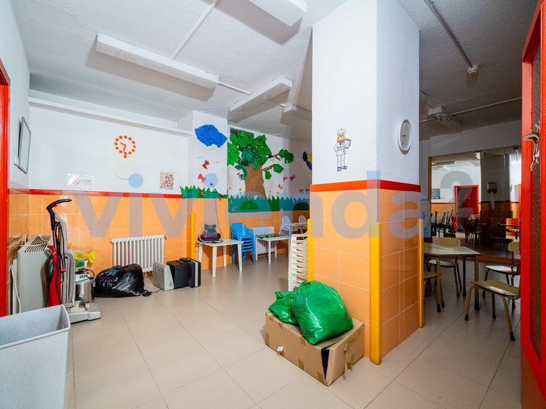 Commercial for Sale in Gaztambide, Madrid 38