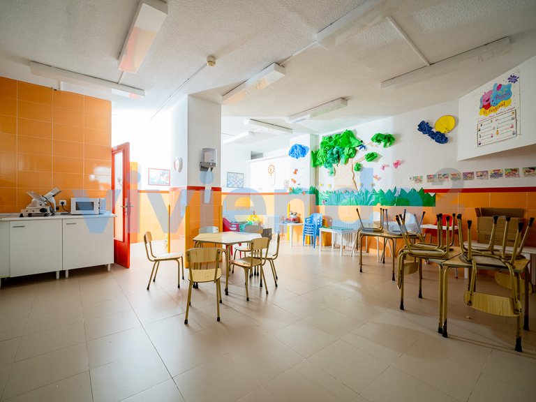 Commercial for Sale in Gaztambide, Madrid 9