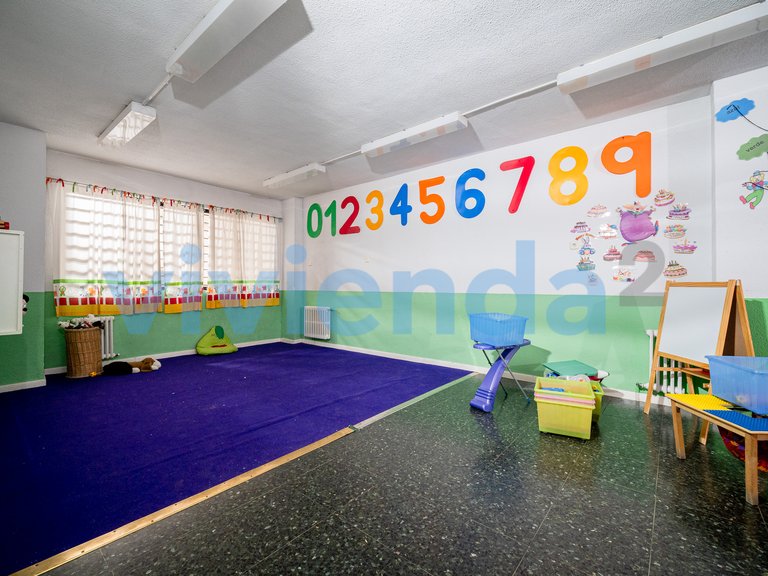 Commercial for Sale in Gaztambide, Madrid 23
