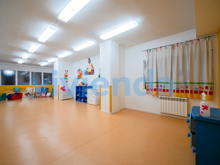 Commercial for Sale in Gaztambide, Madrid 20