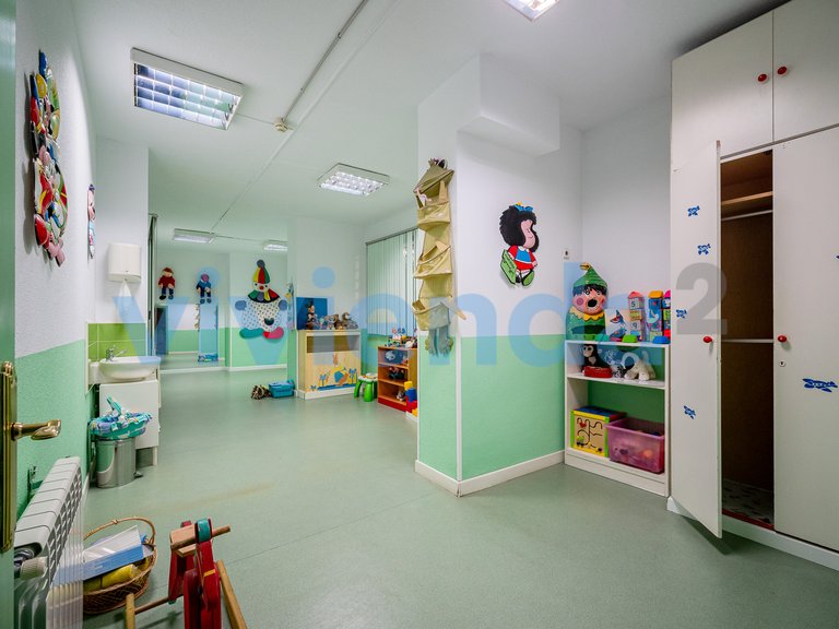 Commercial for Sale in Gaztambide, Madrid 30