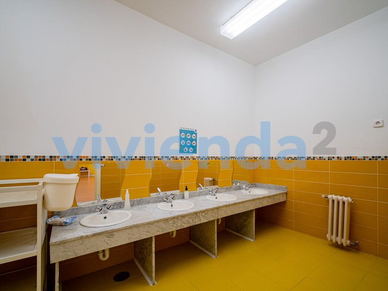 Commercial for Sale in Gaztambide, Madrid 10