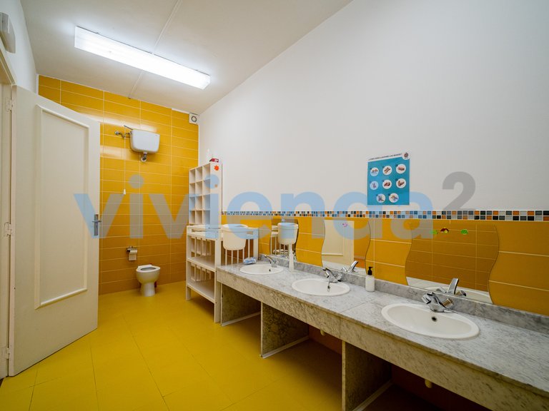 Commercial for Sale in Gaztambide, Madrid 12