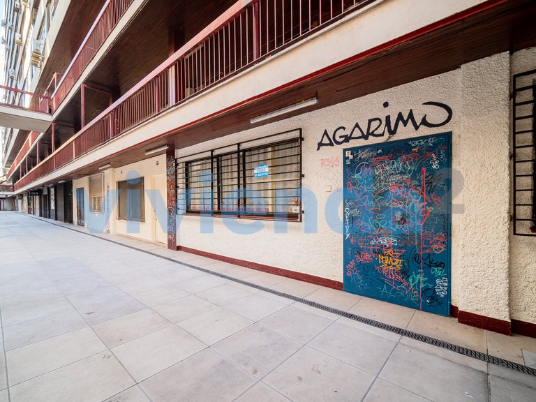 Commercial for Sale in Gaztambide, Madrid 2