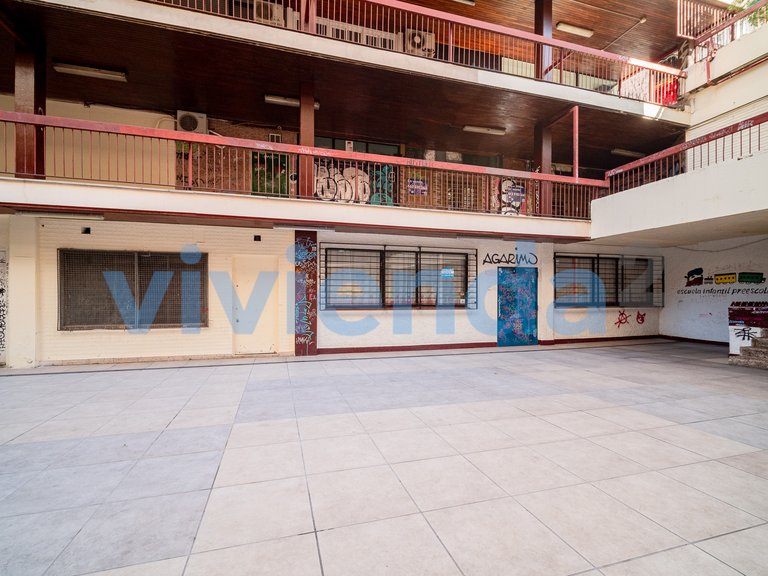 Commercial for Sale in Gaztambide, Madrid 7