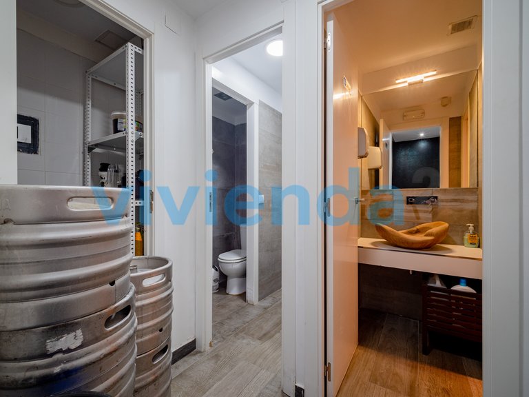 Commercial for Sale in Palacio, Madrid 9