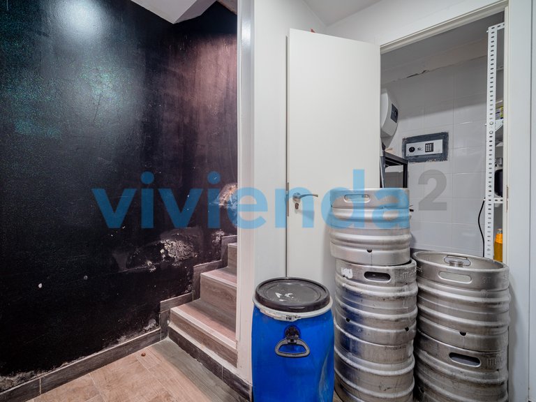 Commercial for Sale in Palacio, Madrid 11